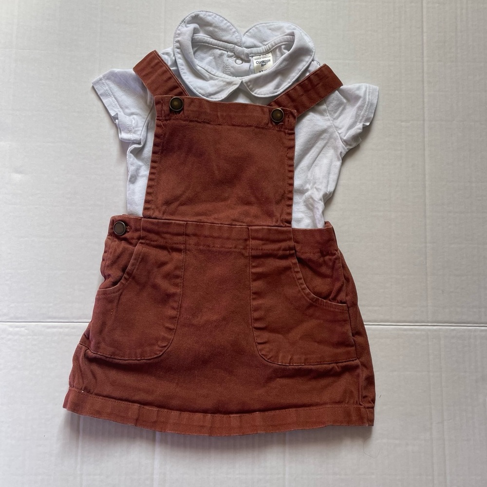 Brown Deming skirt and withe Tshirt